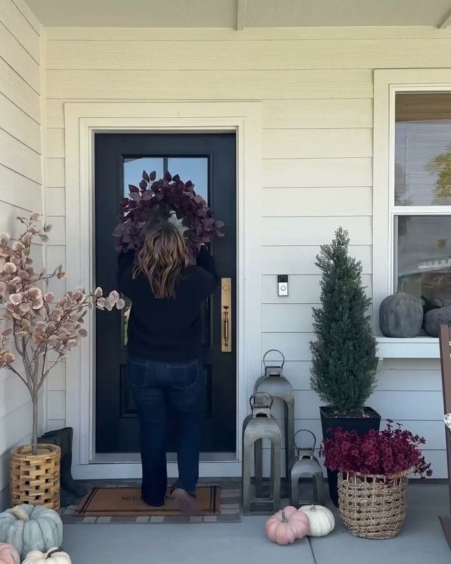 @theresachristinehome’s 4 Lite SDL Fiberglass in Tricorn Black at their home